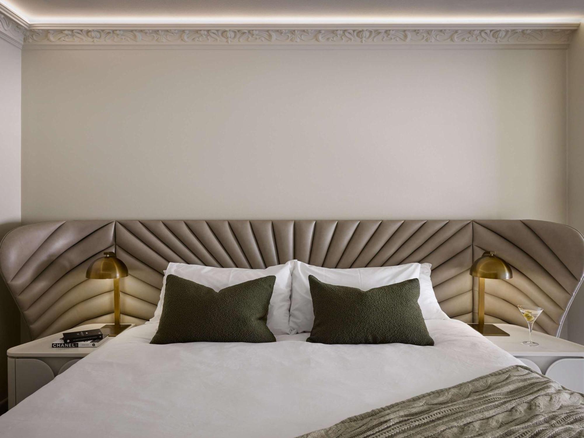 The Playford Adelaide - Mgallery Ngoại thất bức ảnh A bed with a headboard