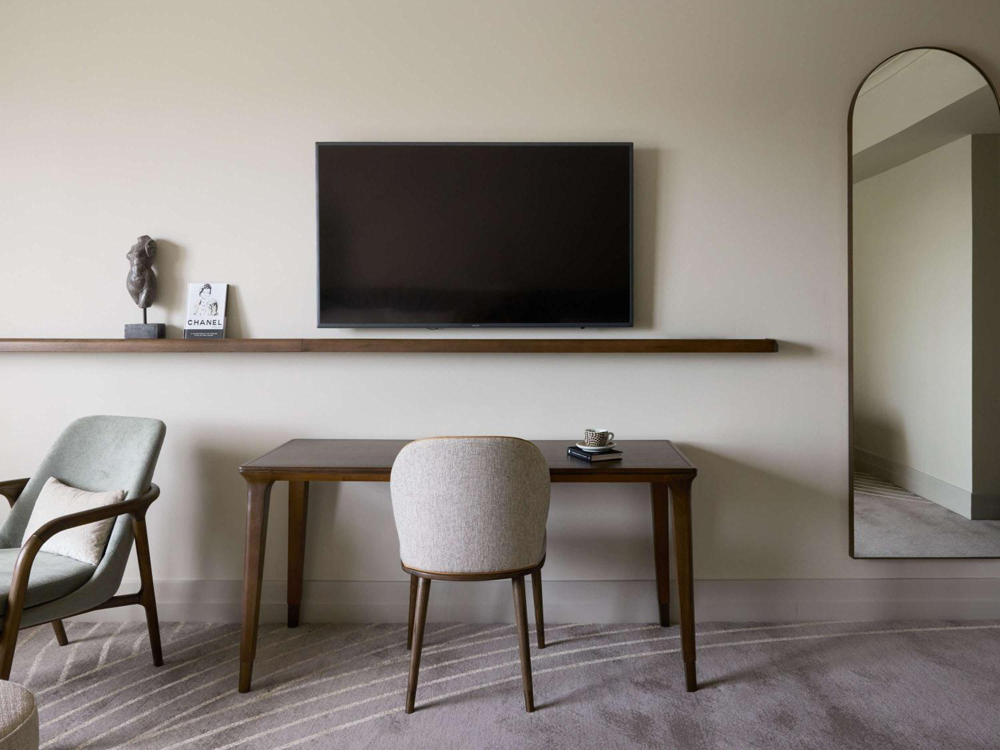The Playford Adelaide - Mgallery Ngoại thất bức ảnh A television mounted on a wall
